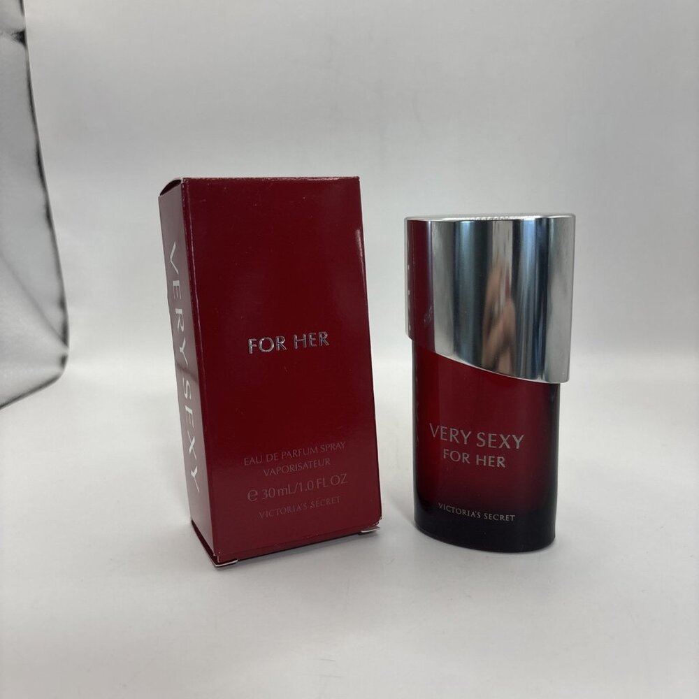 Victorias Secret Very Sexy For Her 2 Eau de Parfum Spray 1 OZ / 30 ML NIB Pink